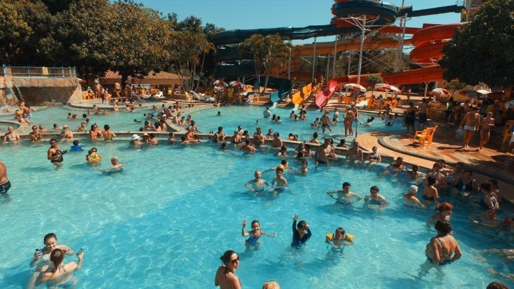 Piazza Diroma - Cortesia Park Diroma, Splash E Slide Caldas Novas Bagian luar foto