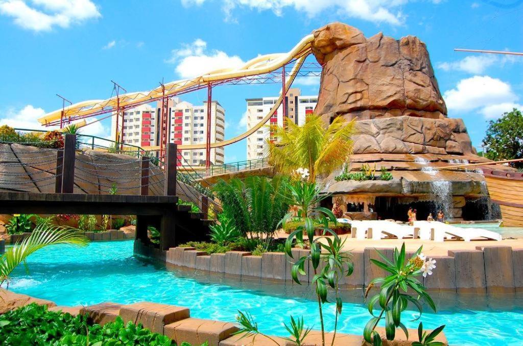 Piazza Diroma - Cortesia Park Diroma, Splash E Slide Caldas Novas Bagian luar foto