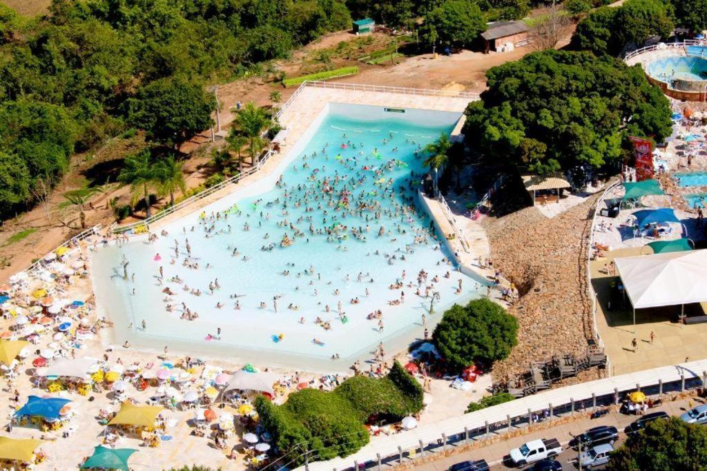 Piazza Diroma - Cortesia Park Diroma, Splash E Slide Caldas Novas Bagian luar foto
