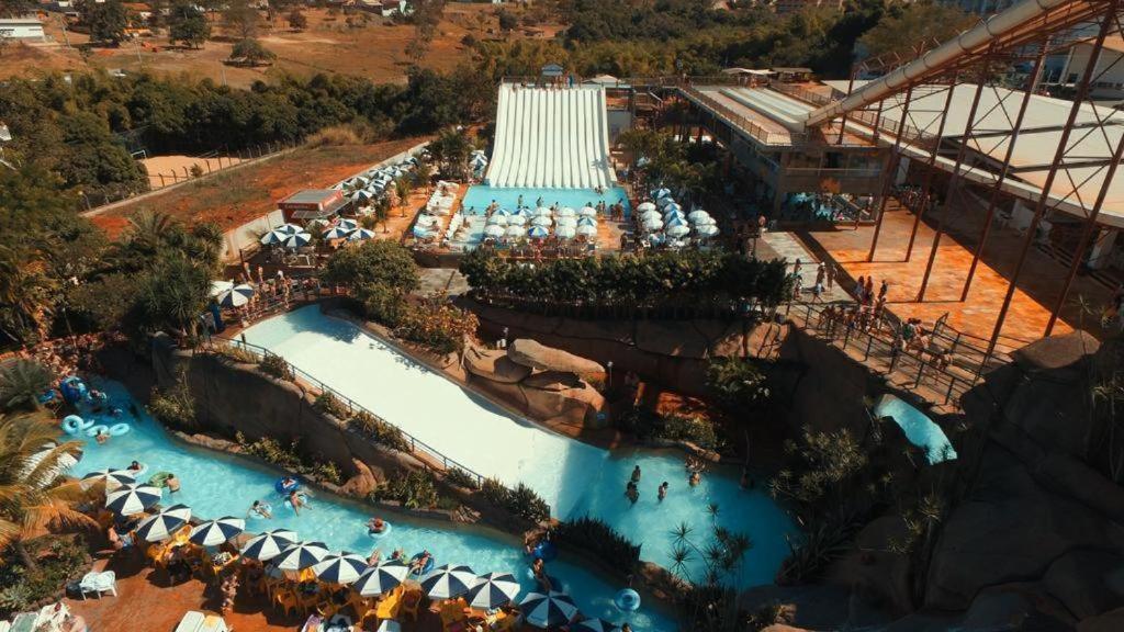 Piazza Diroma - Cortesia Park Diroma, Splash E Slide Caldas Novas Bagian luar foto