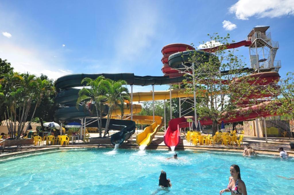 Piazza Diroma - Cortesia Park Diroma, Splash E Slide Caldas Novas Bagian luar foto