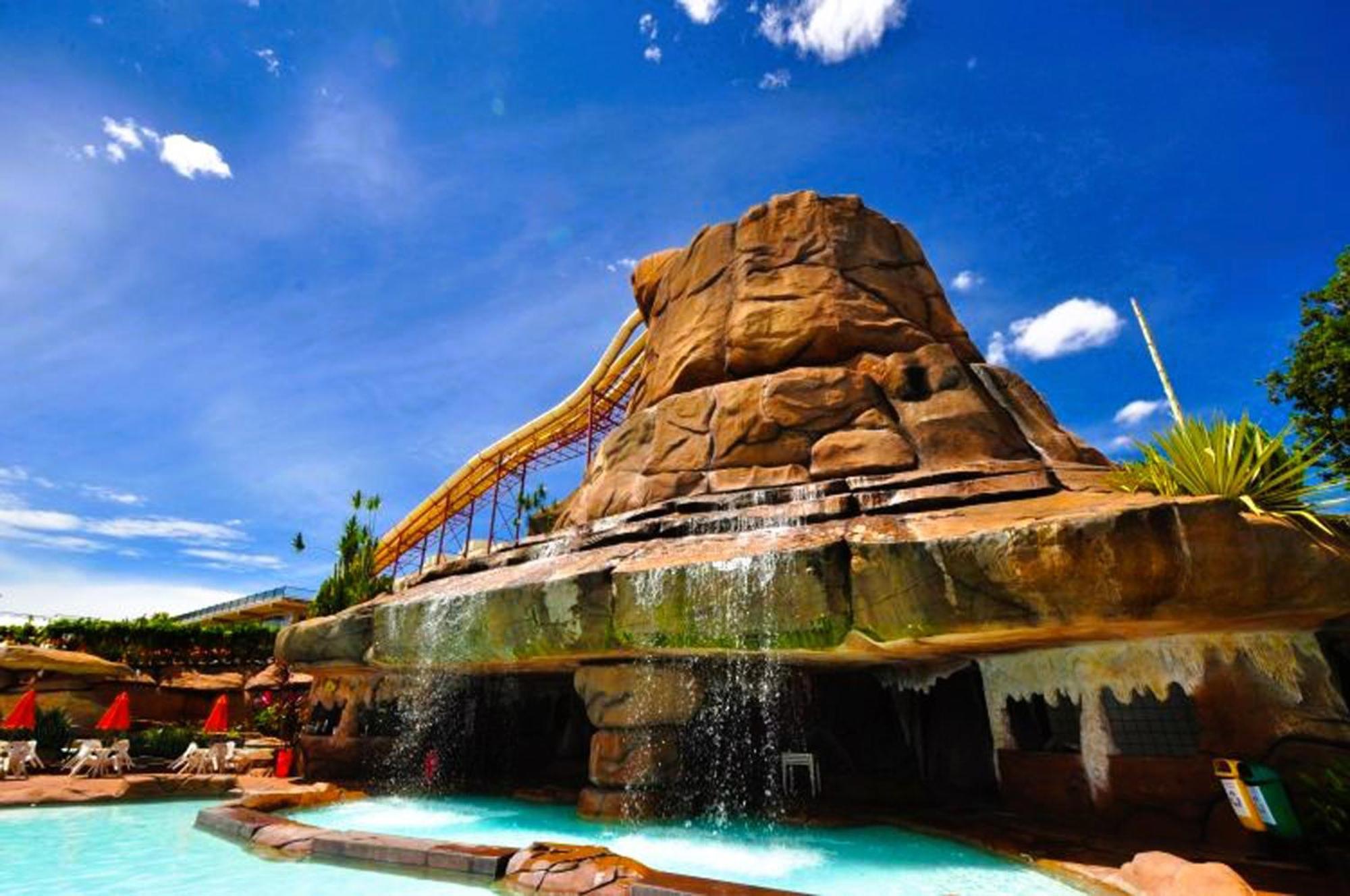 Piazza Diroma - Cortesia Park Diroma, Splash E Slide Caldas Novas Bagian luar foto