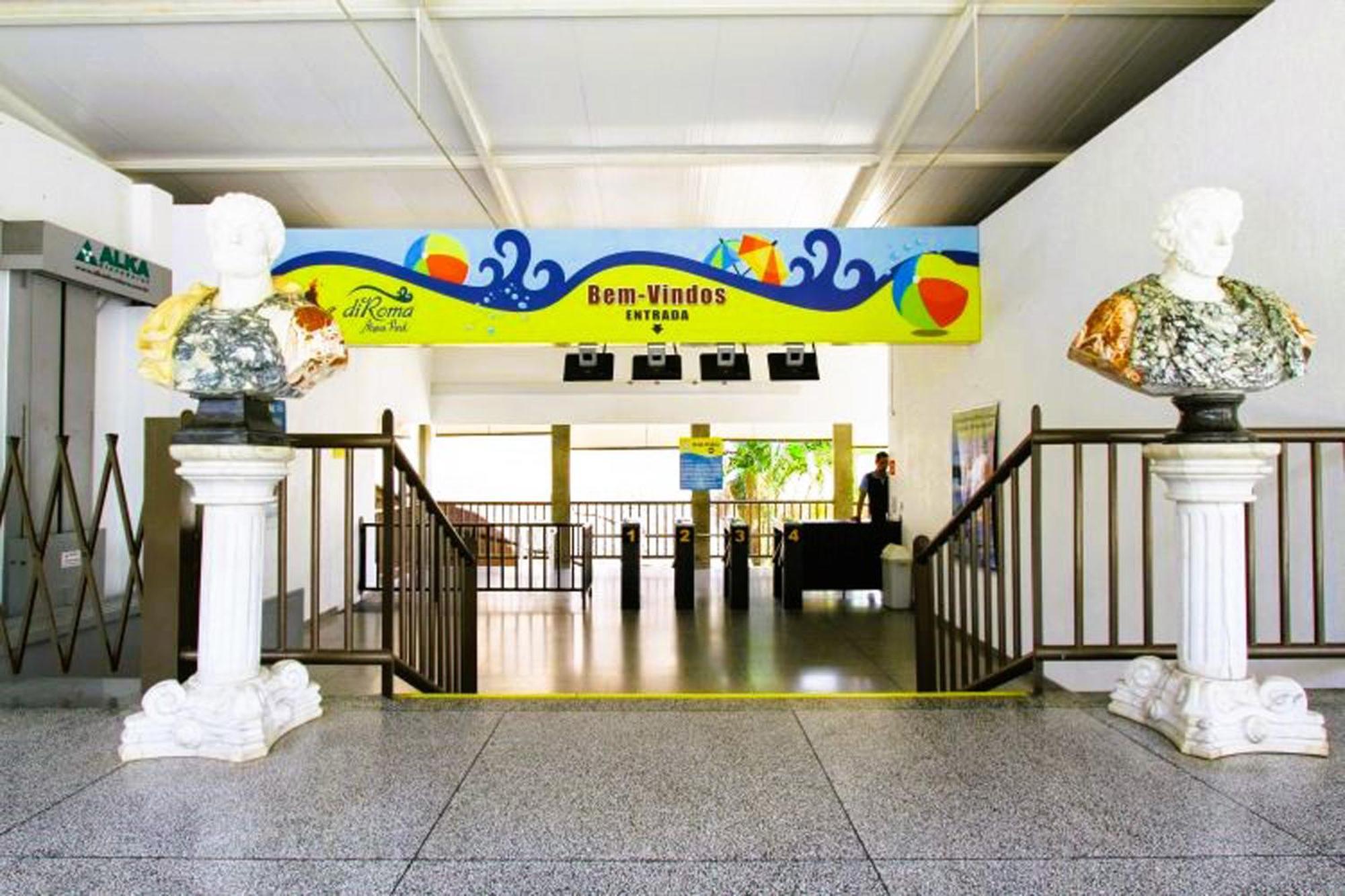 Piazza Diroma - Cortesia Park Diroma, Splash E Slide Caldas Novas Bagian luar foto